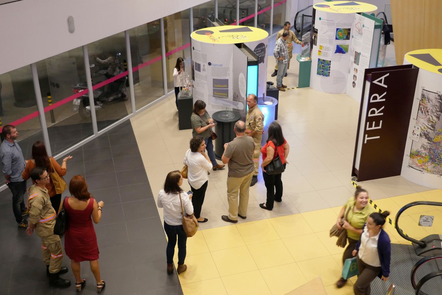 Setúbal - Exposição interativa sobre riscos naturais Mostra «Riscos! Aprender e Evitar»