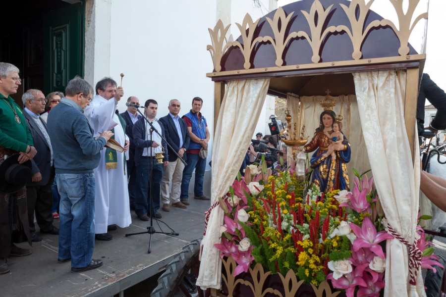 Partida da Romaria a Cavalo Moita - Viana do Alentejo Romeiros vão percorrer os cerca de 150 km que separam estes dois municípios