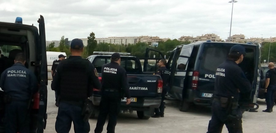 Polícia Marítima apreende mais de três toneladas de amêijoa japónica e identifica vários indivíduos no rio Tejo