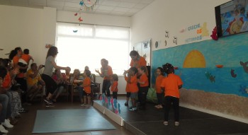 Moita - Festa Final de Ano Creche «Os Netinhos» na Baixa da Banheira Partilha intergeracional de atuações musicais e teatrais