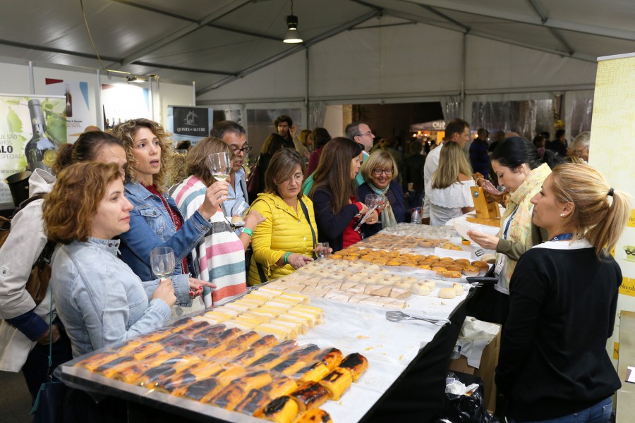 Mais de três mil pessoas visitaram a primeira edição do Setúbal Wine and Flavours Promoção dos vinhos e da gastronomia locais e da Extremadura espanhola