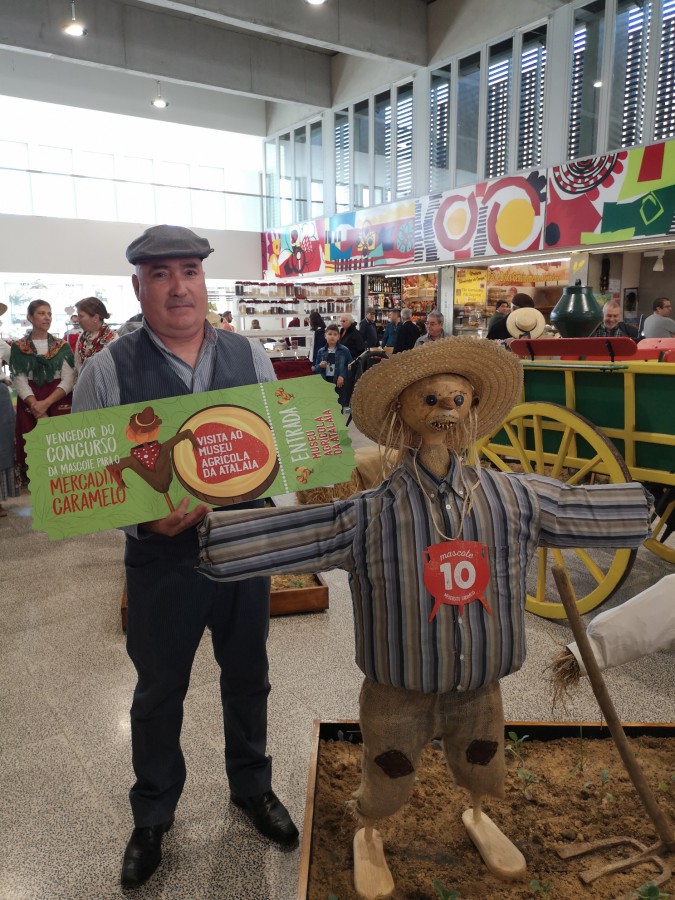 Espantalho elaborado pelo Infantário Cantinho dos Sonhos Vencedor do Concurso da Mascote para o Mercadito Caramelo