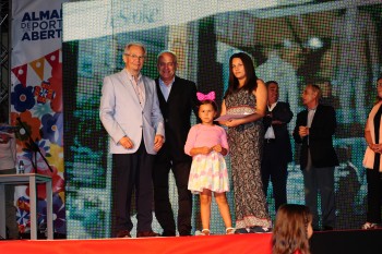 Almada - Loja Venâncio (pronto-a-vestir) vence XXV Concurso de Montras Loja Gaiaz no 2.º lugar e Miss Zera no 3.º lugar.