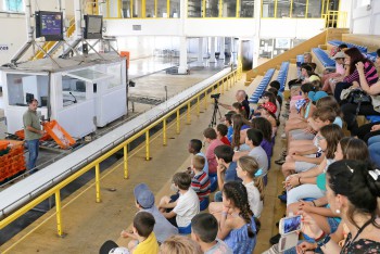 Alunos do 3.º ano da Escola Básica do Montalvão visitam lota de Setúbal Dia do Pescador